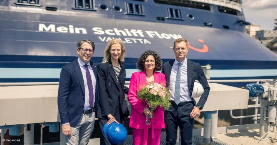 Ehrengäste vor Mein Schiff Flow