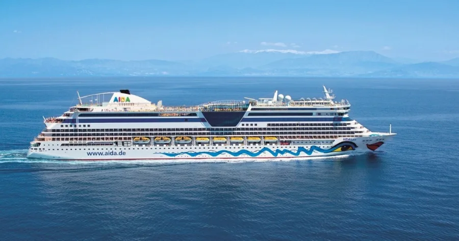 AIDA Schiff vor Küste