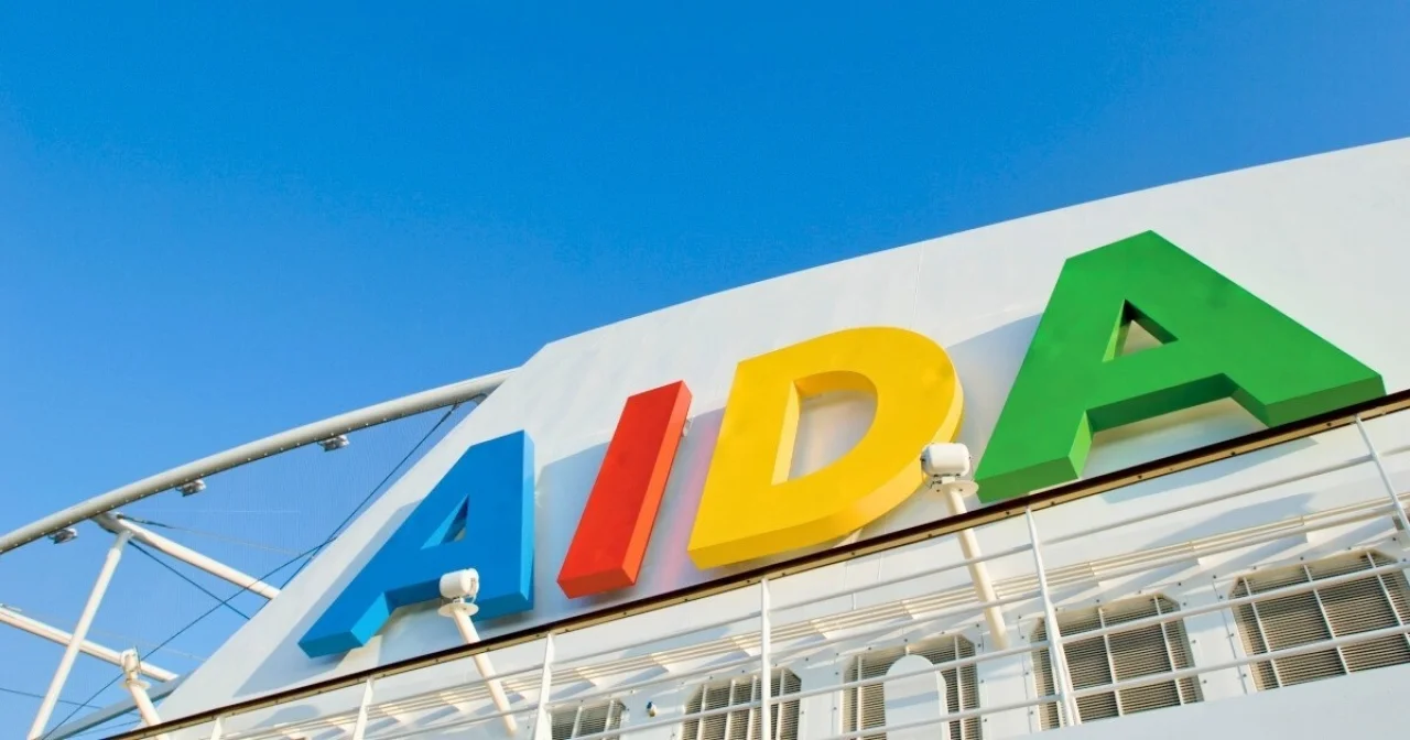 AIDA Logo auf Schiffs-Schirnstein