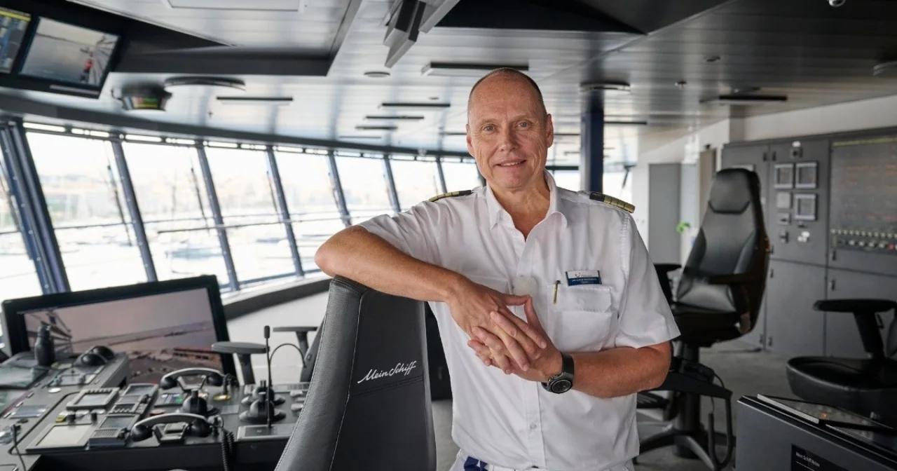 Kapitän Jan Gustaf Rautawaara wird Kapitän der Mein
Schiff Flow