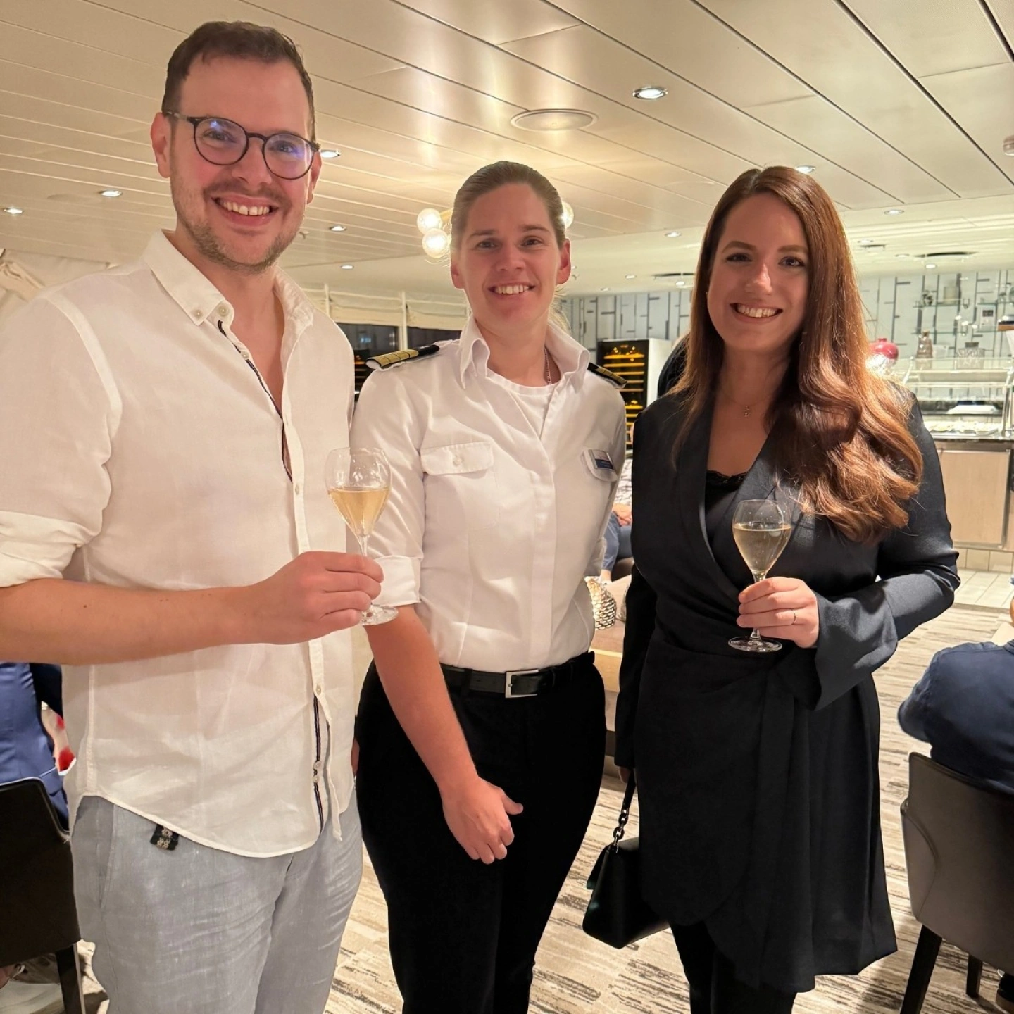 Johannes und Rebekka von EURESAreisen mit Kira Schikorr von Mein Schiff.