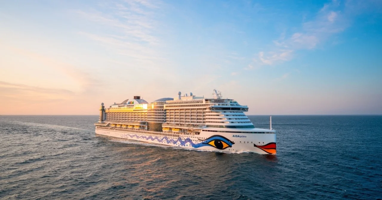 AIDAprima auf dem Meer