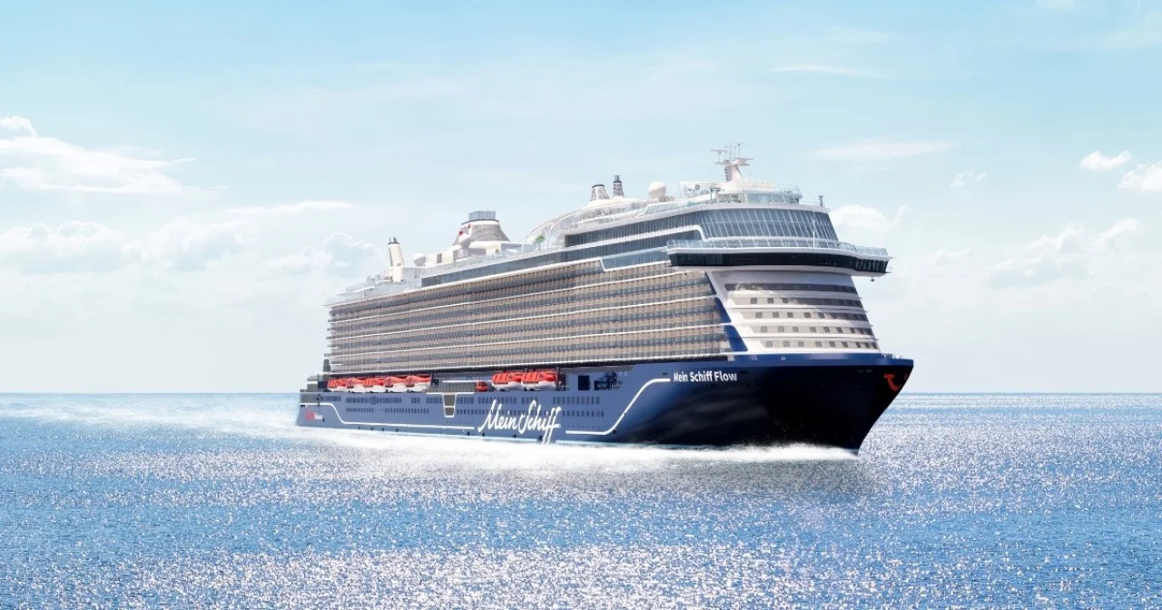 Mein Schiff Flow auf dem Meer