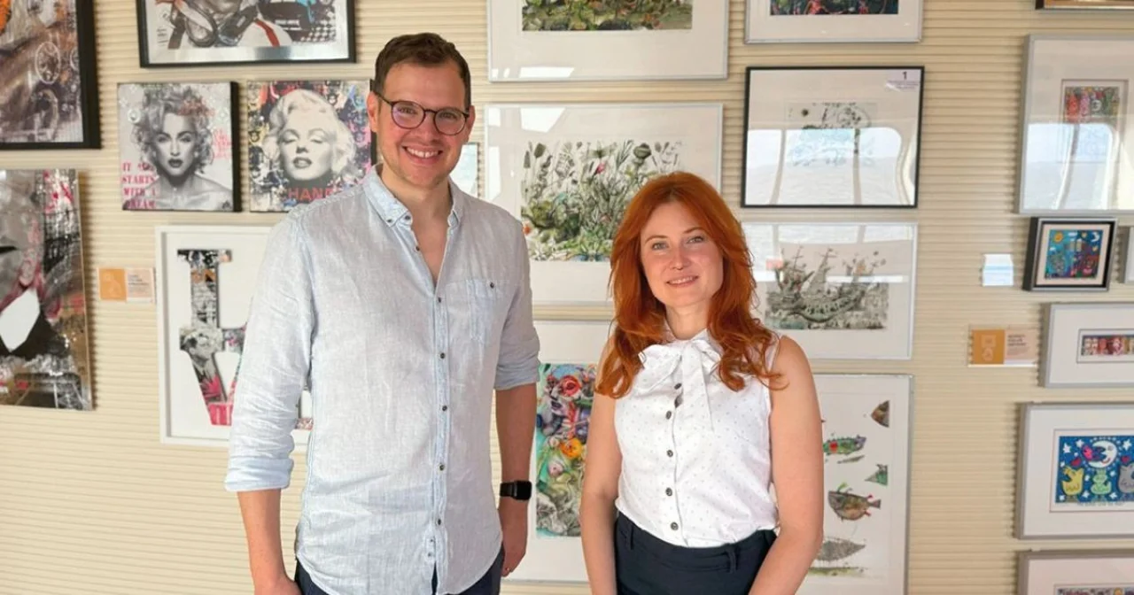 Johannes von EURESAreisen  mit AIDA Galeristin Franziska Leusch