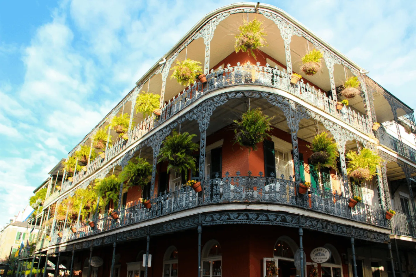 Bunte Häuserfassade in New Orleans.