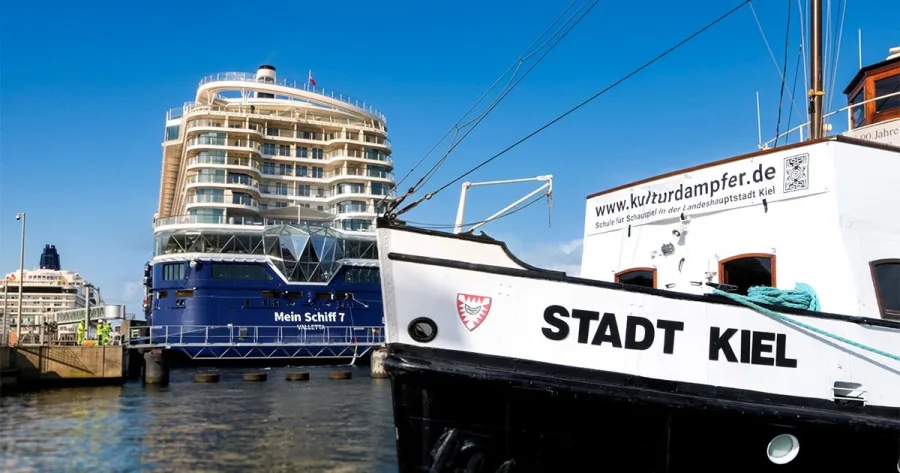 Mein Schiff 7 liegt in Kiel vor dem Start einer Kurzreise