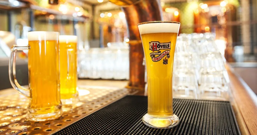 Gezapftes Bier im Brauhaus auf AIDA