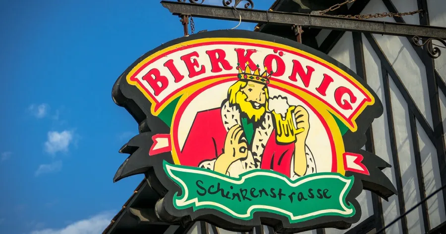 Bierkönig-Schild in der Schinkenstraße in Palma
