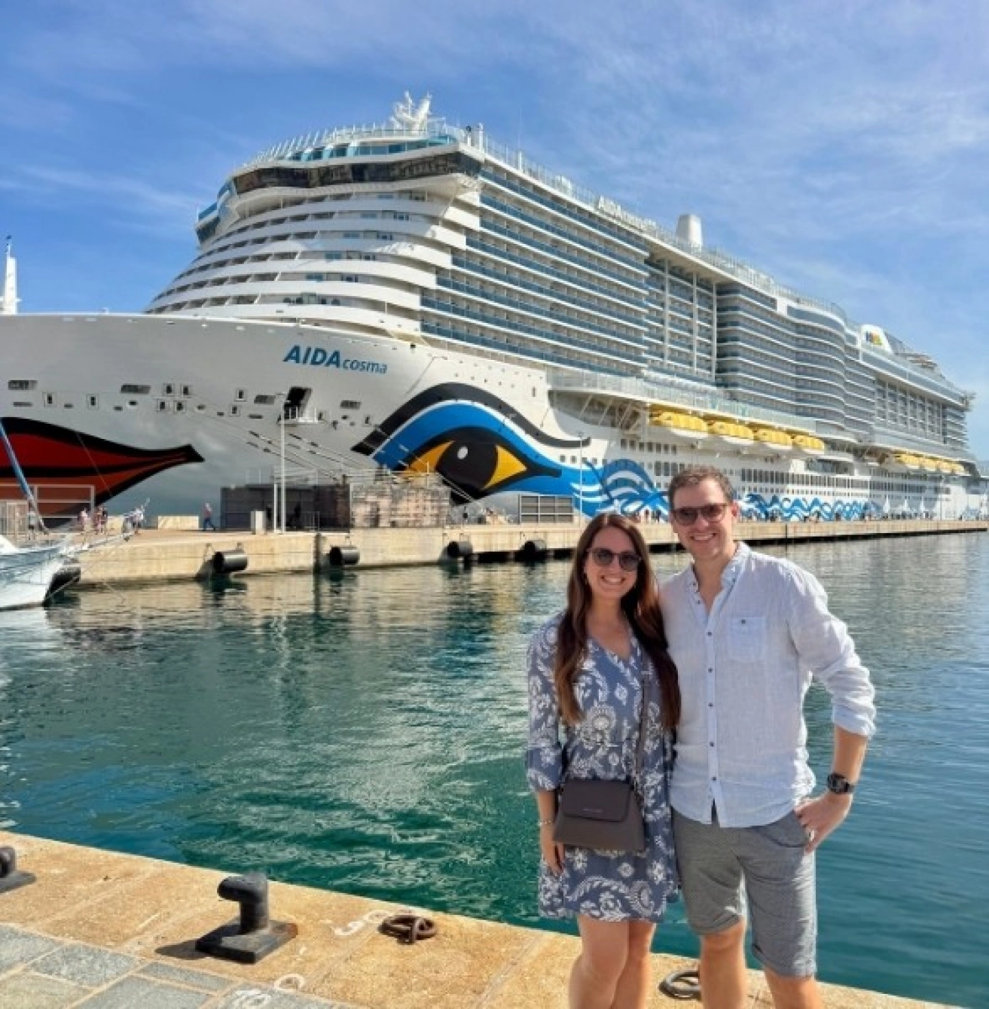 Rebekka und Johannes vor AIDAcosma