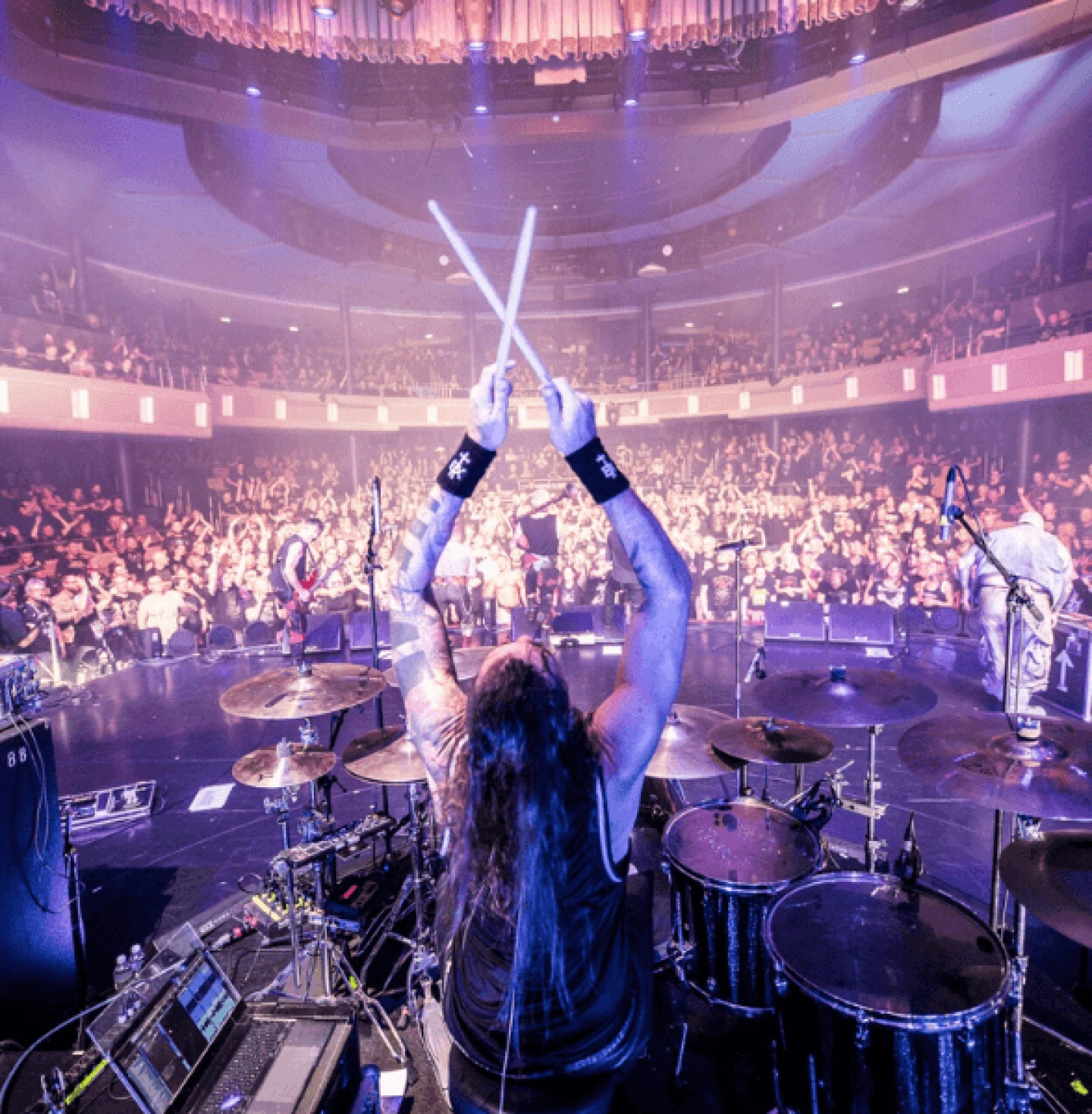 Konzert im Theater an Bord während Mein Schiff Eventreise