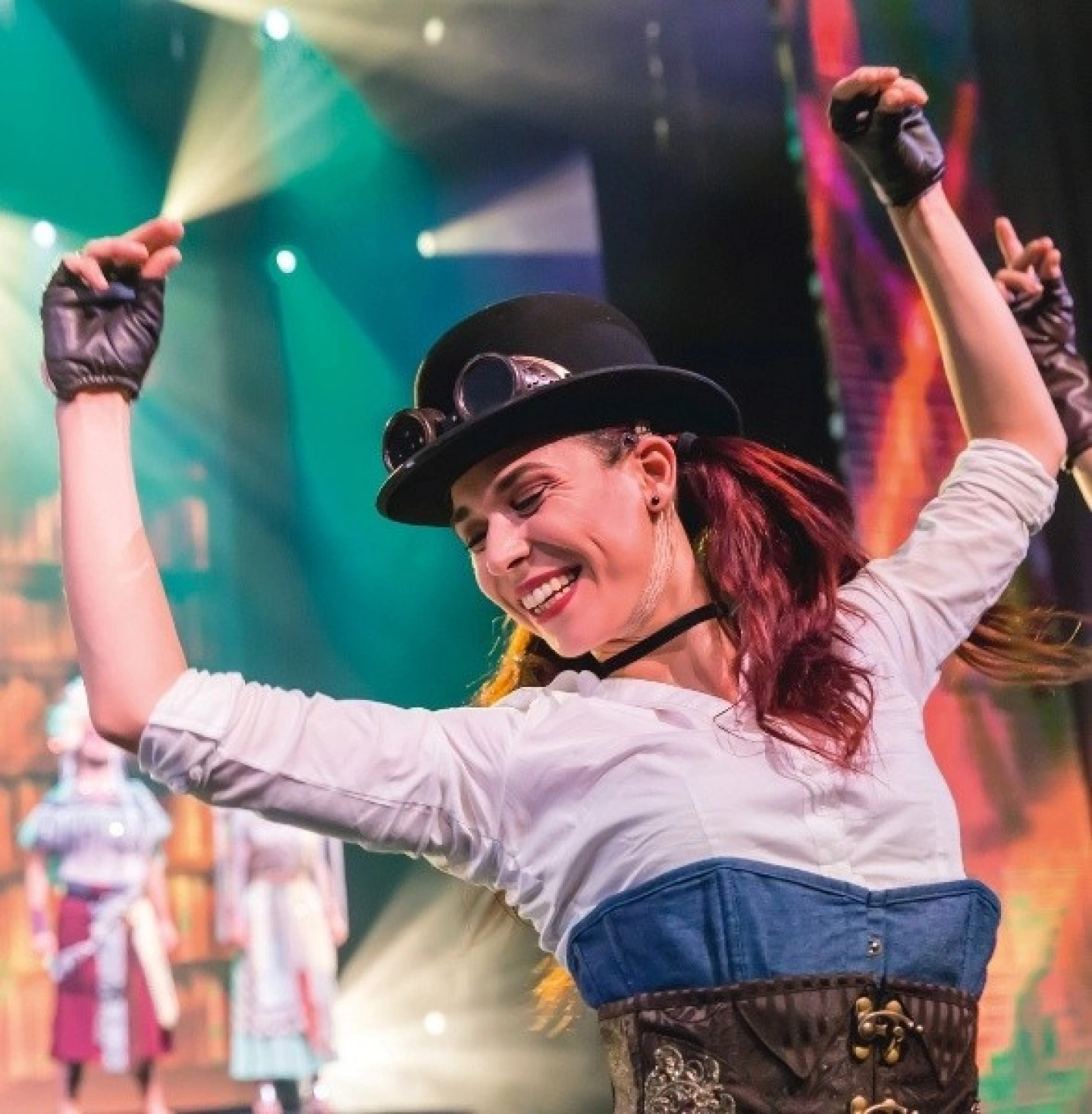 Darstellerin während Mein Schiff Show Wellenreiter