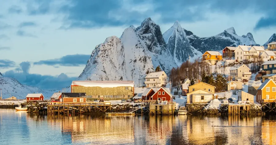 Hafenbild Leknes (Lofoten)