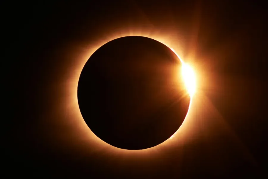 Hafenbild Highlight Sonnenfinsternis
