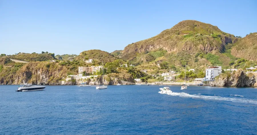 Hafenbild Lipari