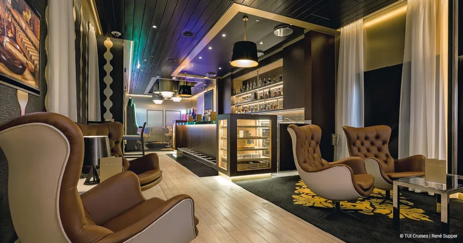 Casino & Lounge 