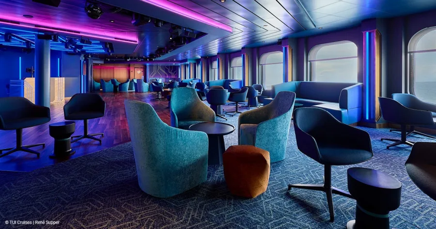 D4 - Club & Lounge