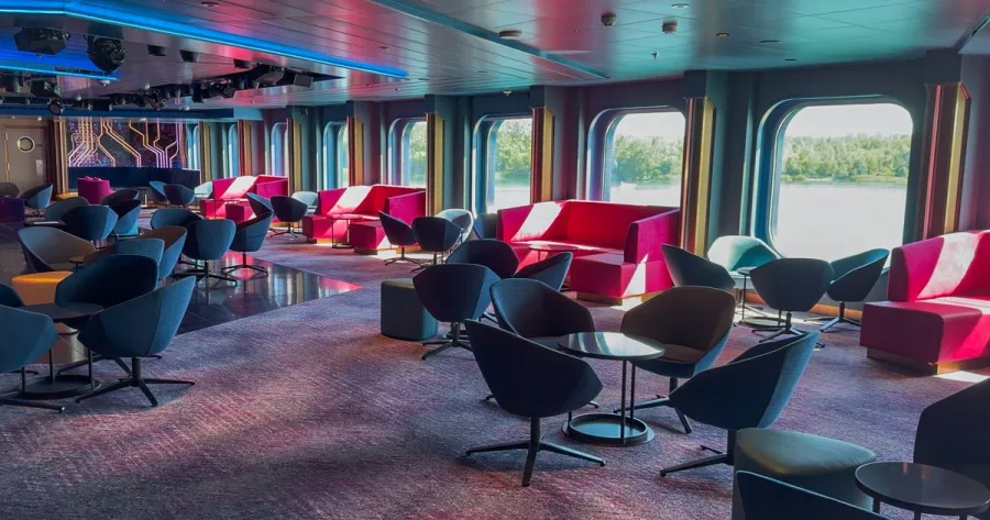 D4 – Club & Lounge