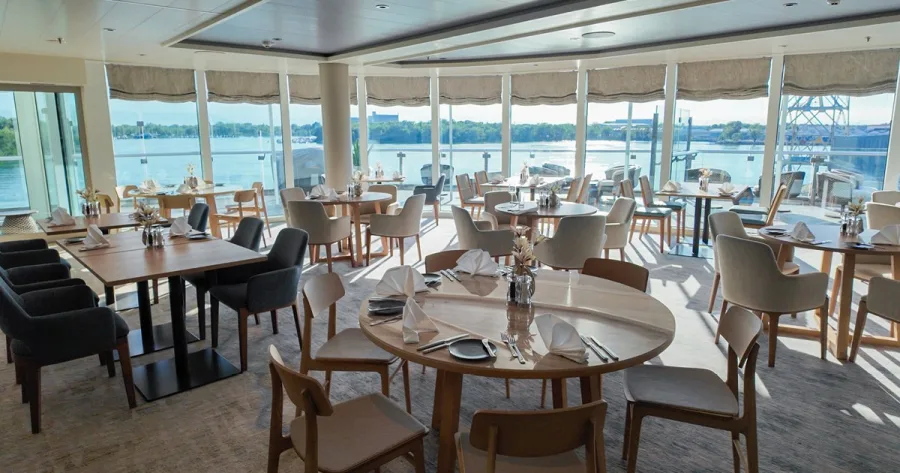 X-Coast Restaurant
