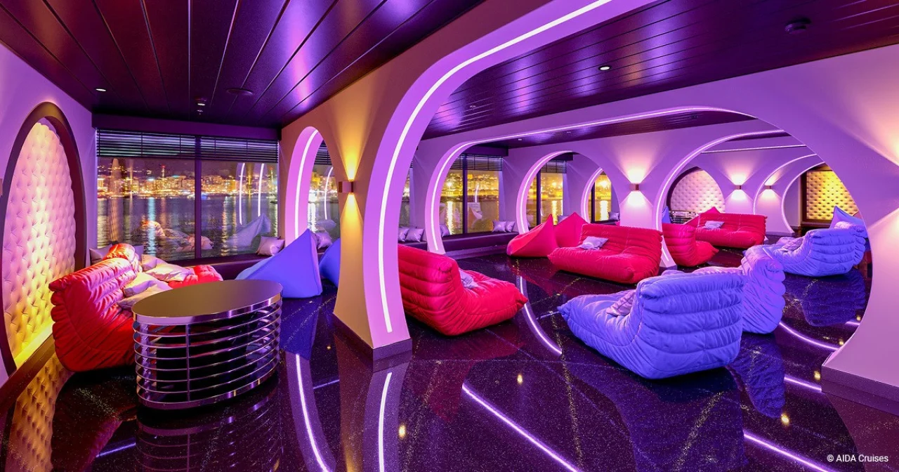 HYPE Teens Lounge/ Wave Club Teens Lounge