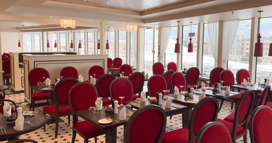 French Kiss Bar & Bistro