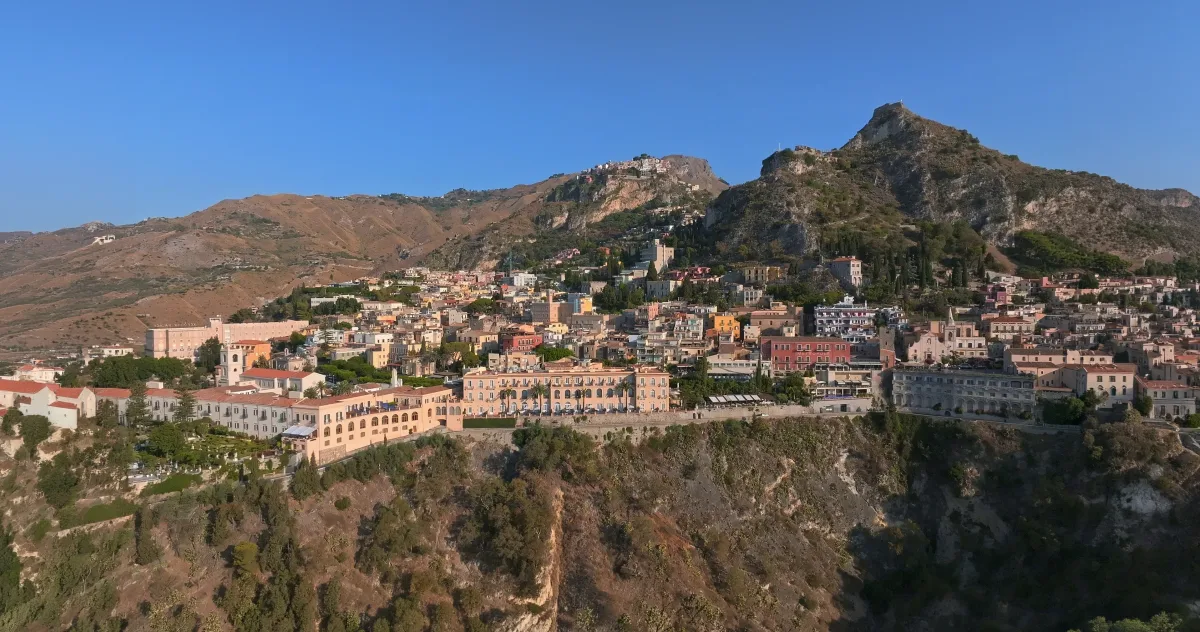 Hafenimpression Giardini Naxos