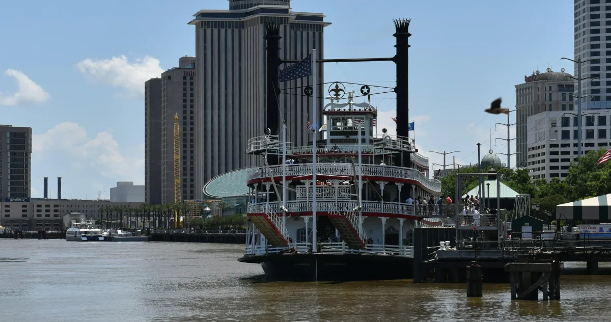 Hafenimpression Mississippi River Passage
